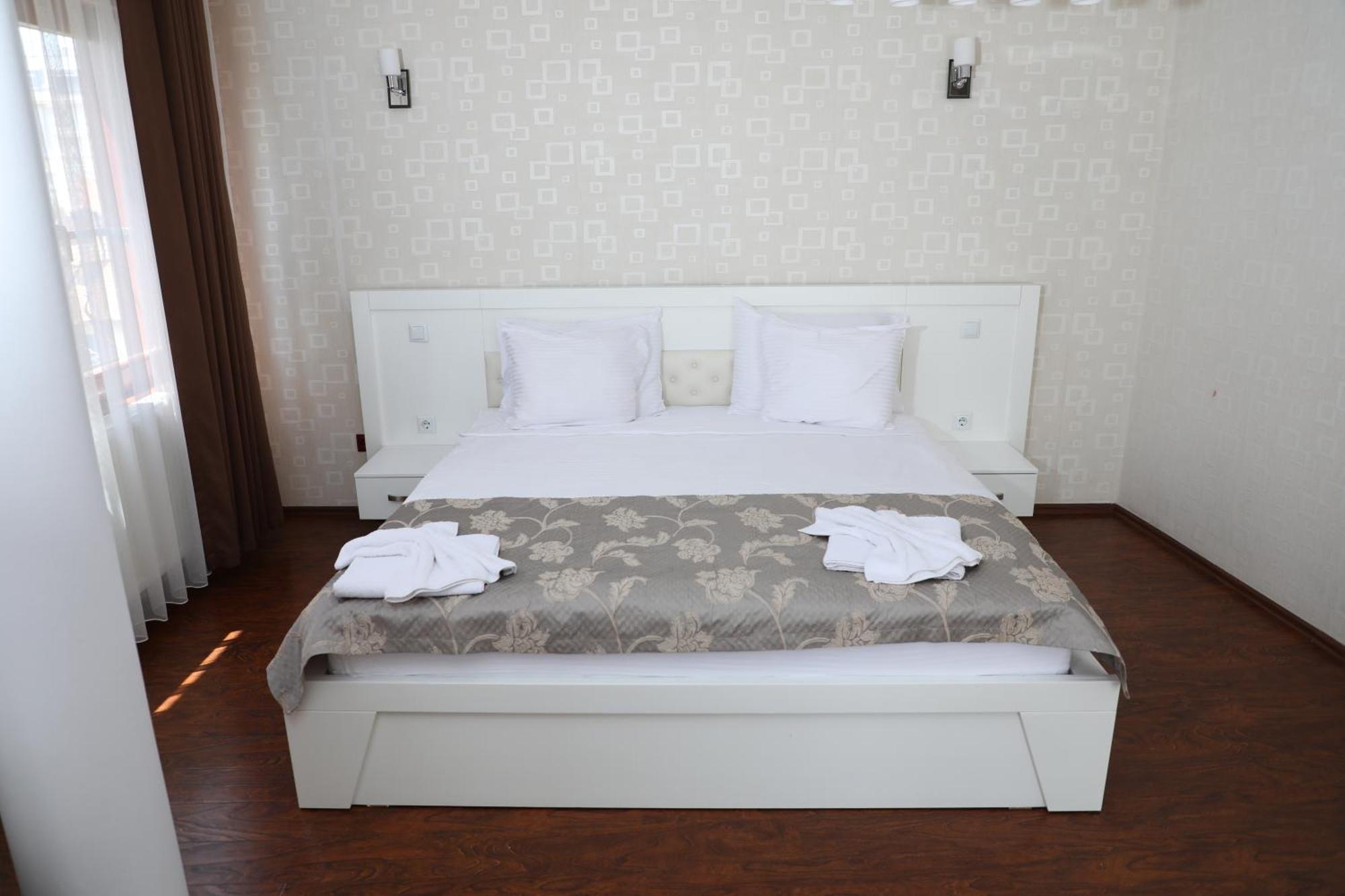 Bruti Hotel Prizren Bagian luar foto