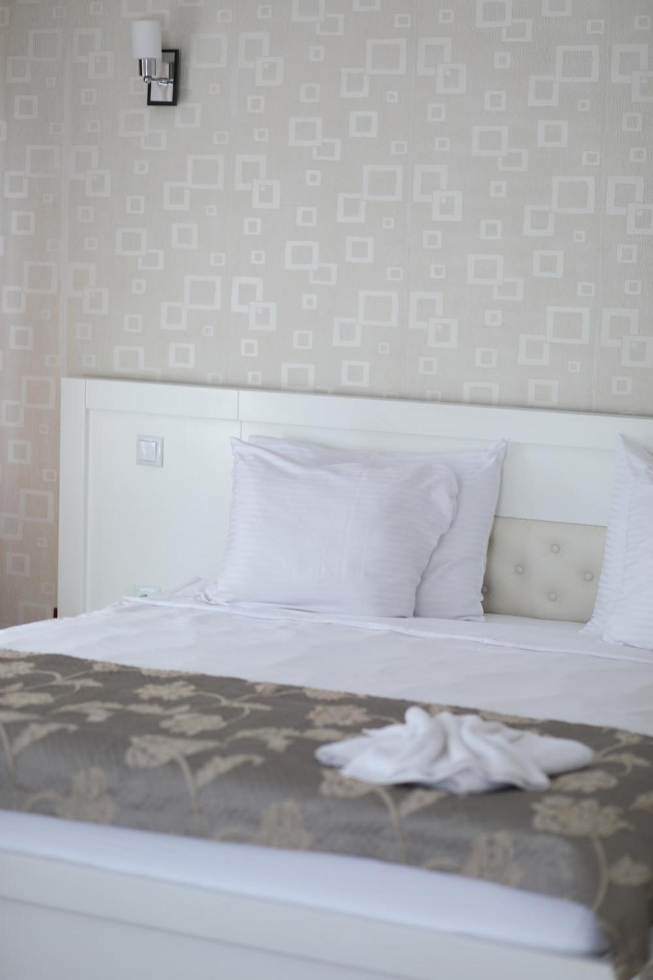Bruti Hotel Prizren Bagian luar foto
