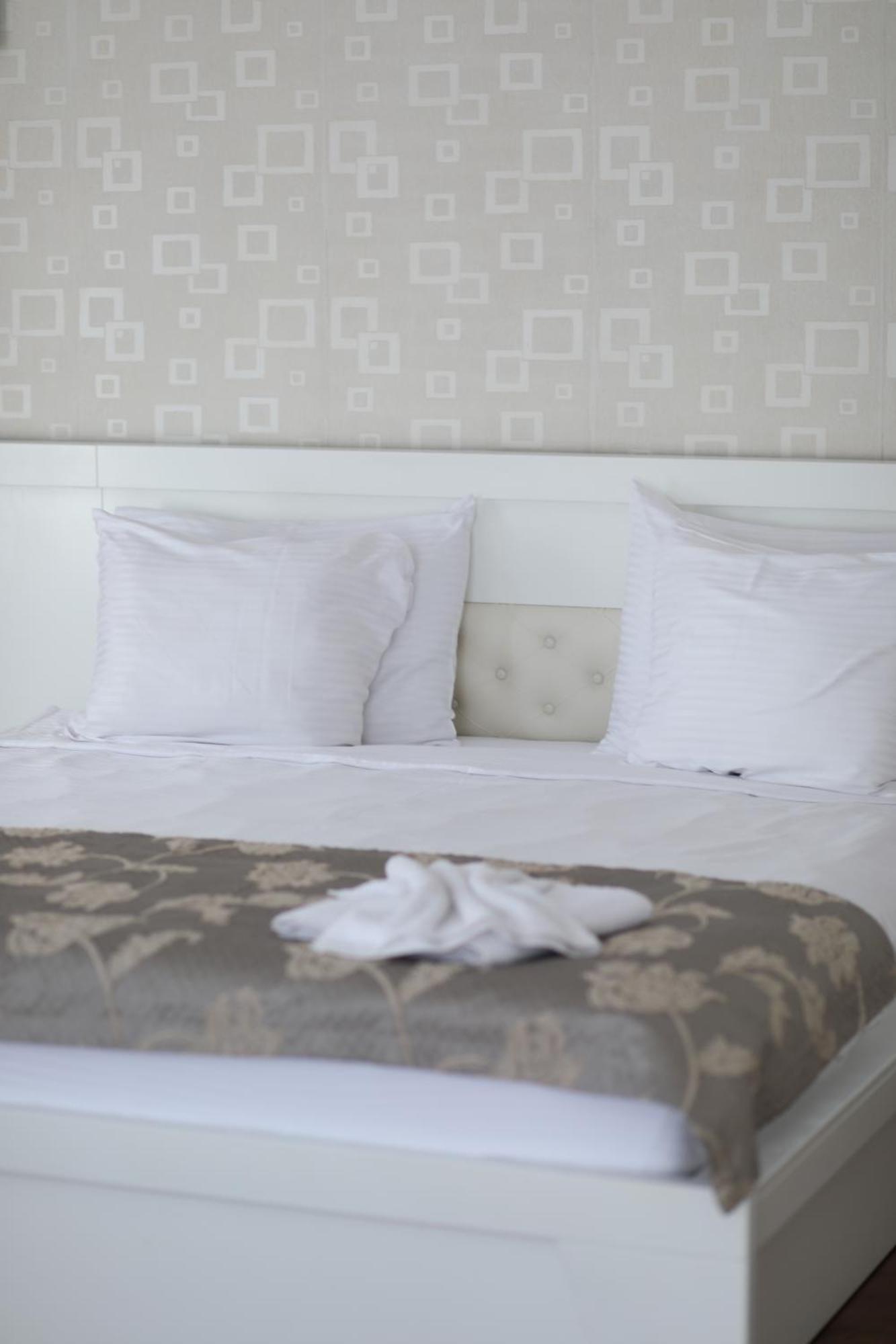Bruti Hotel Prizren Bagian luar foto
