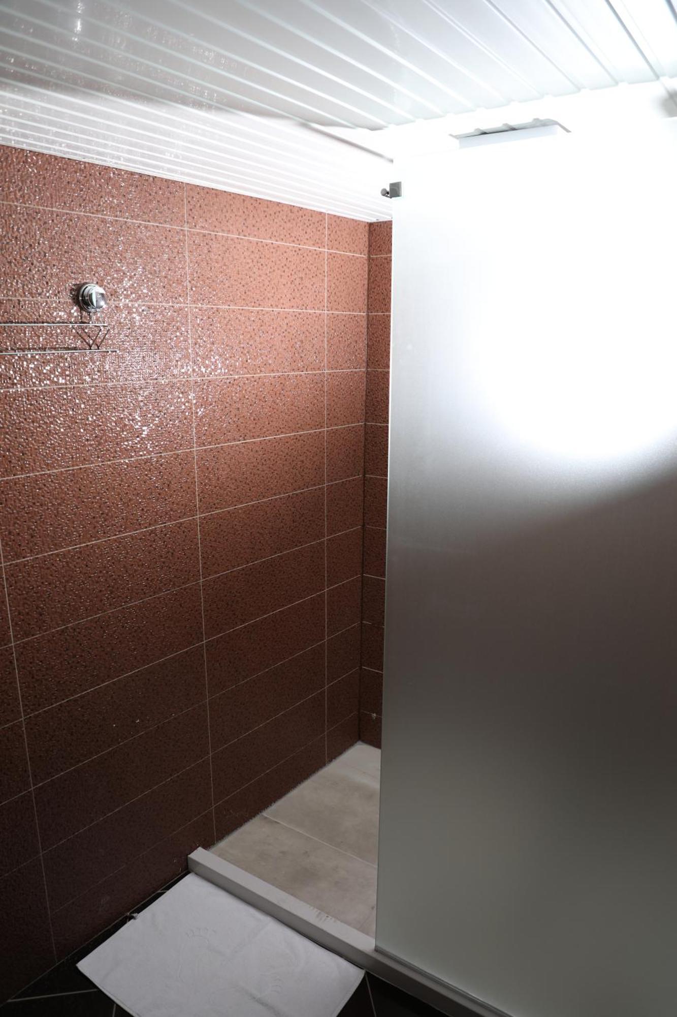 Bruti Hotel Prizren Bagian luar foto