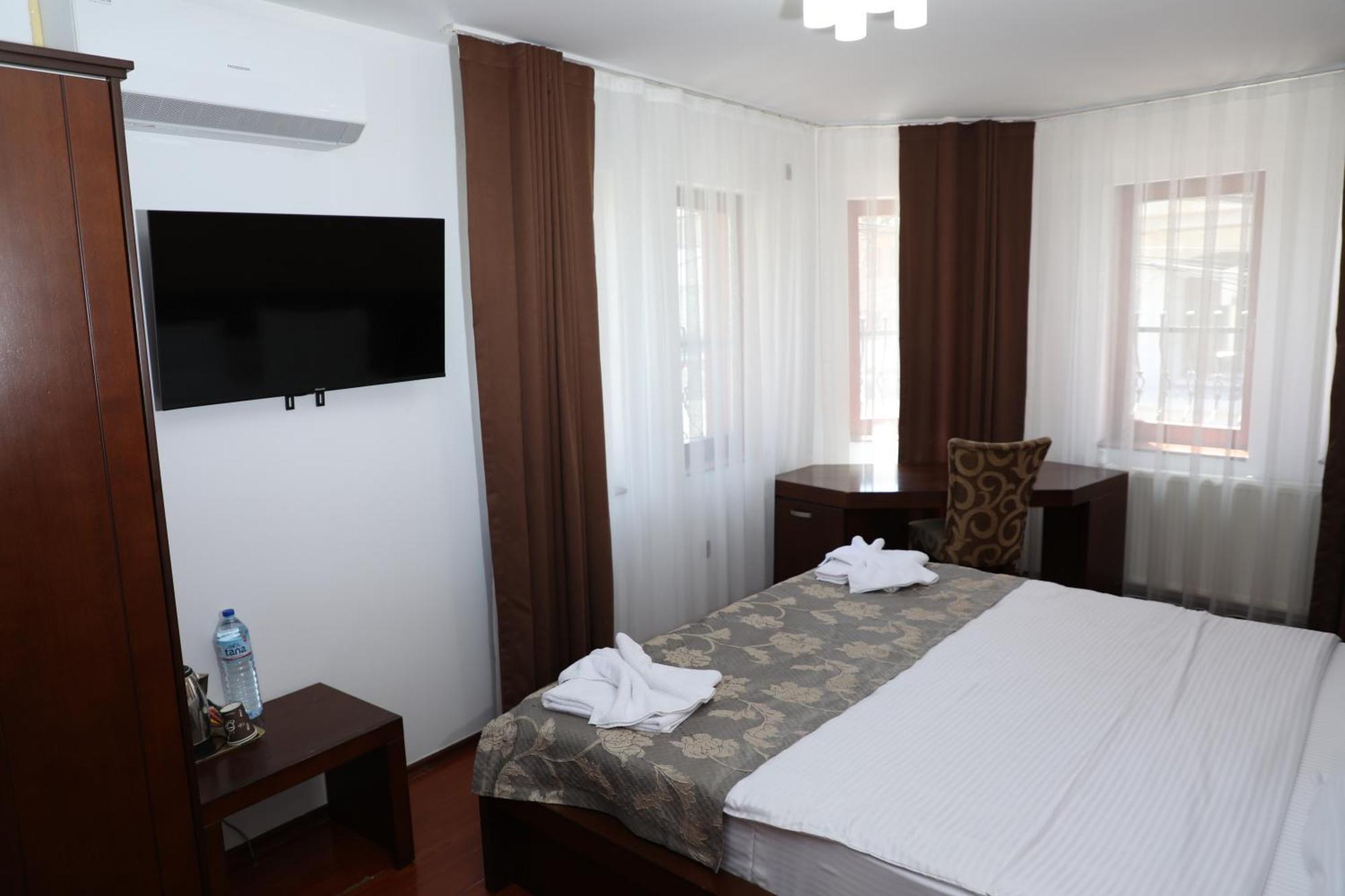 Bruti Hotel Prizren Bagian luar foto
