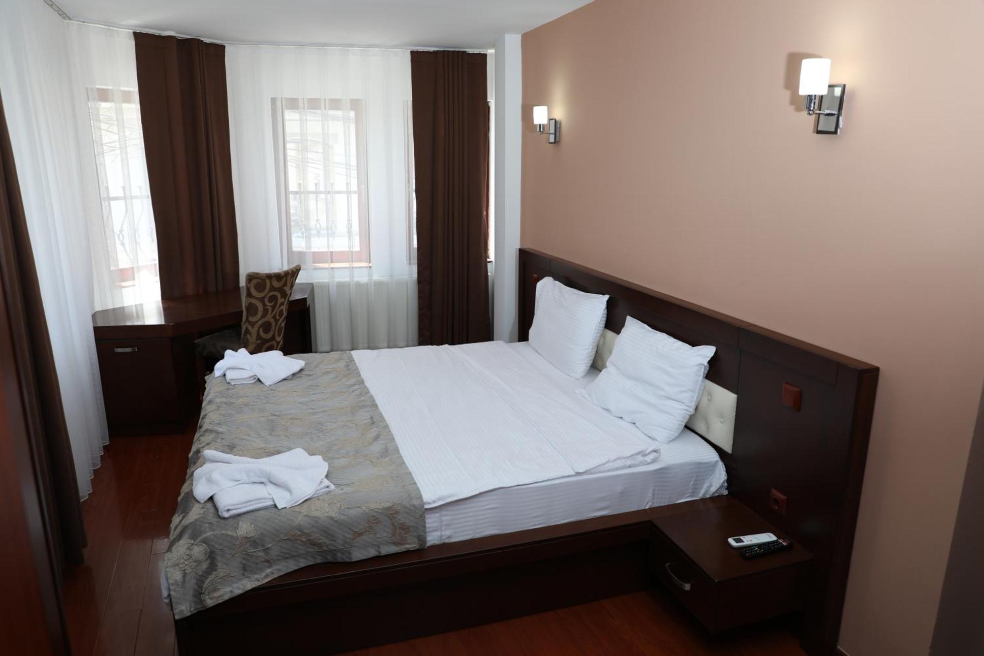 Bruti Hotel Prizren Bagian luar foto