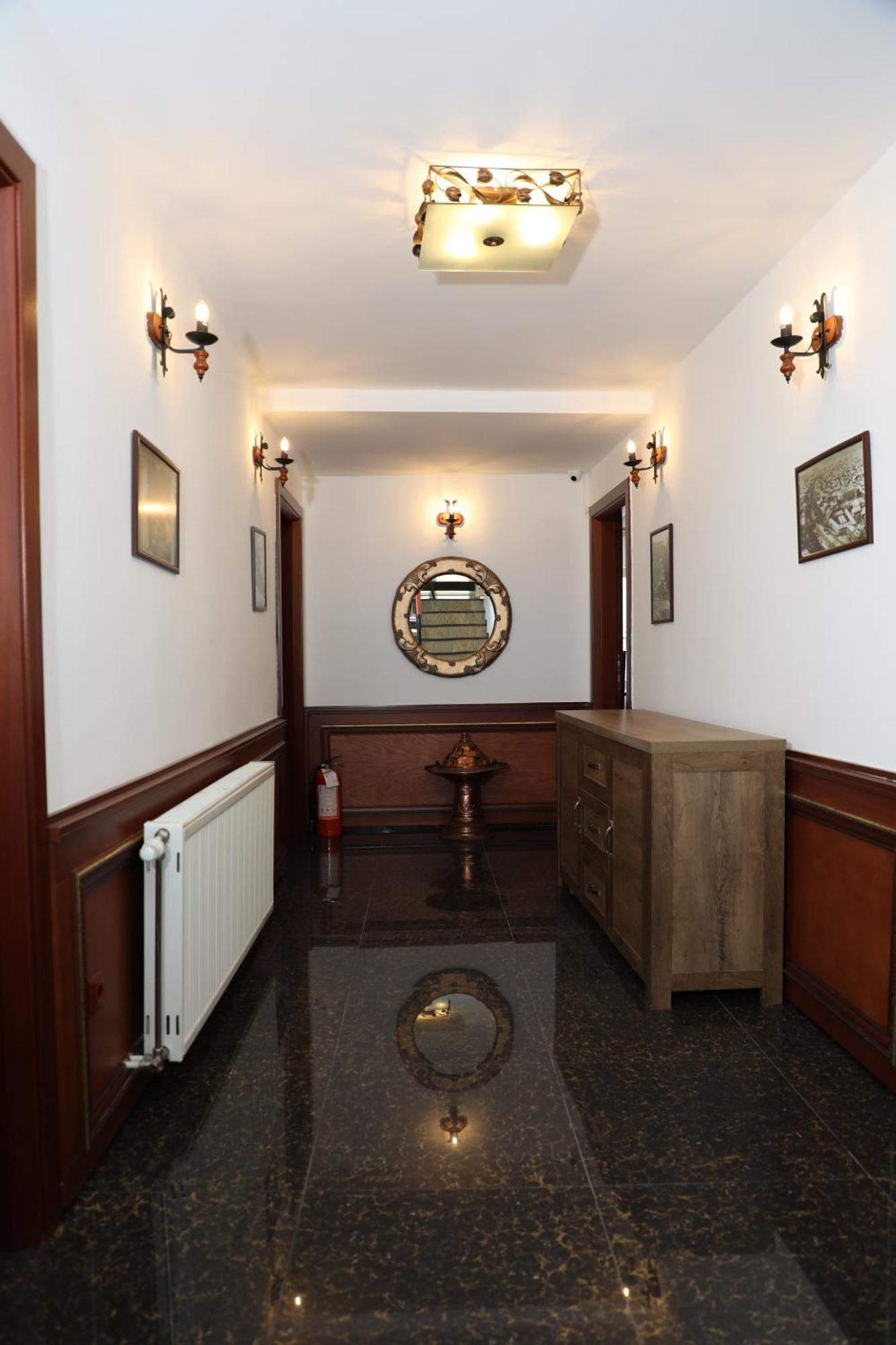 Bruti Hotel Prizren Bagian luar foto