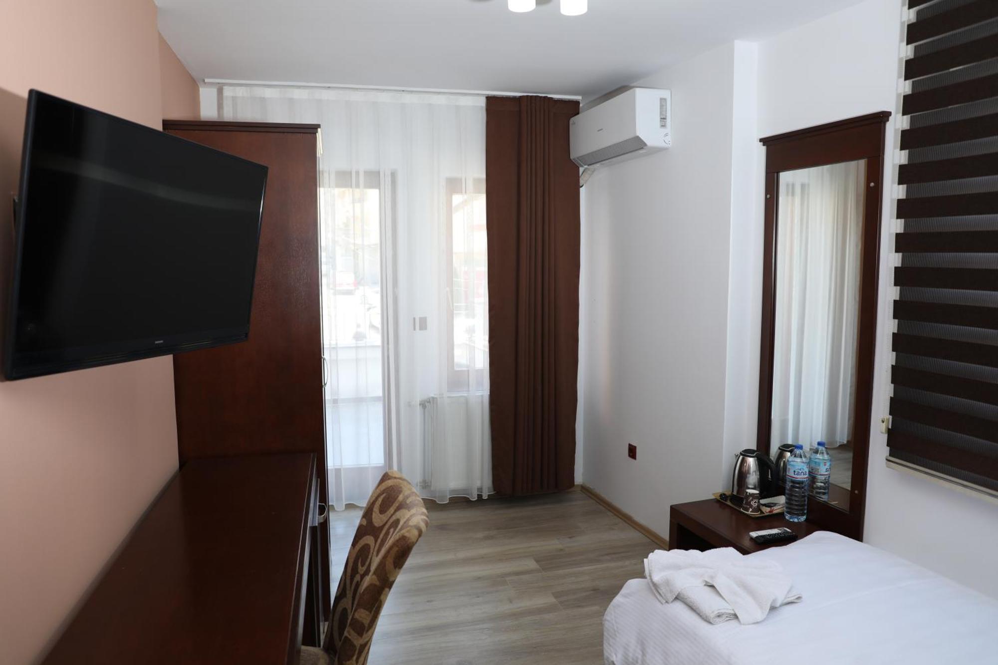 Bruti Hotel Prizren Bagian luar foto
