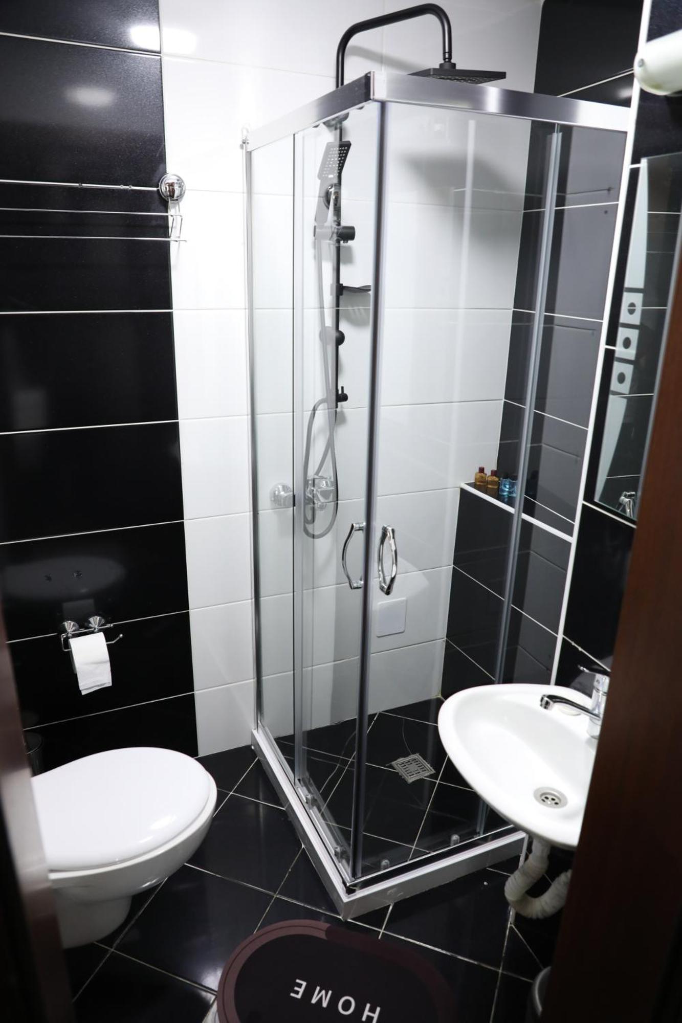 Bruti Hotel Prizren Bagian luar foto