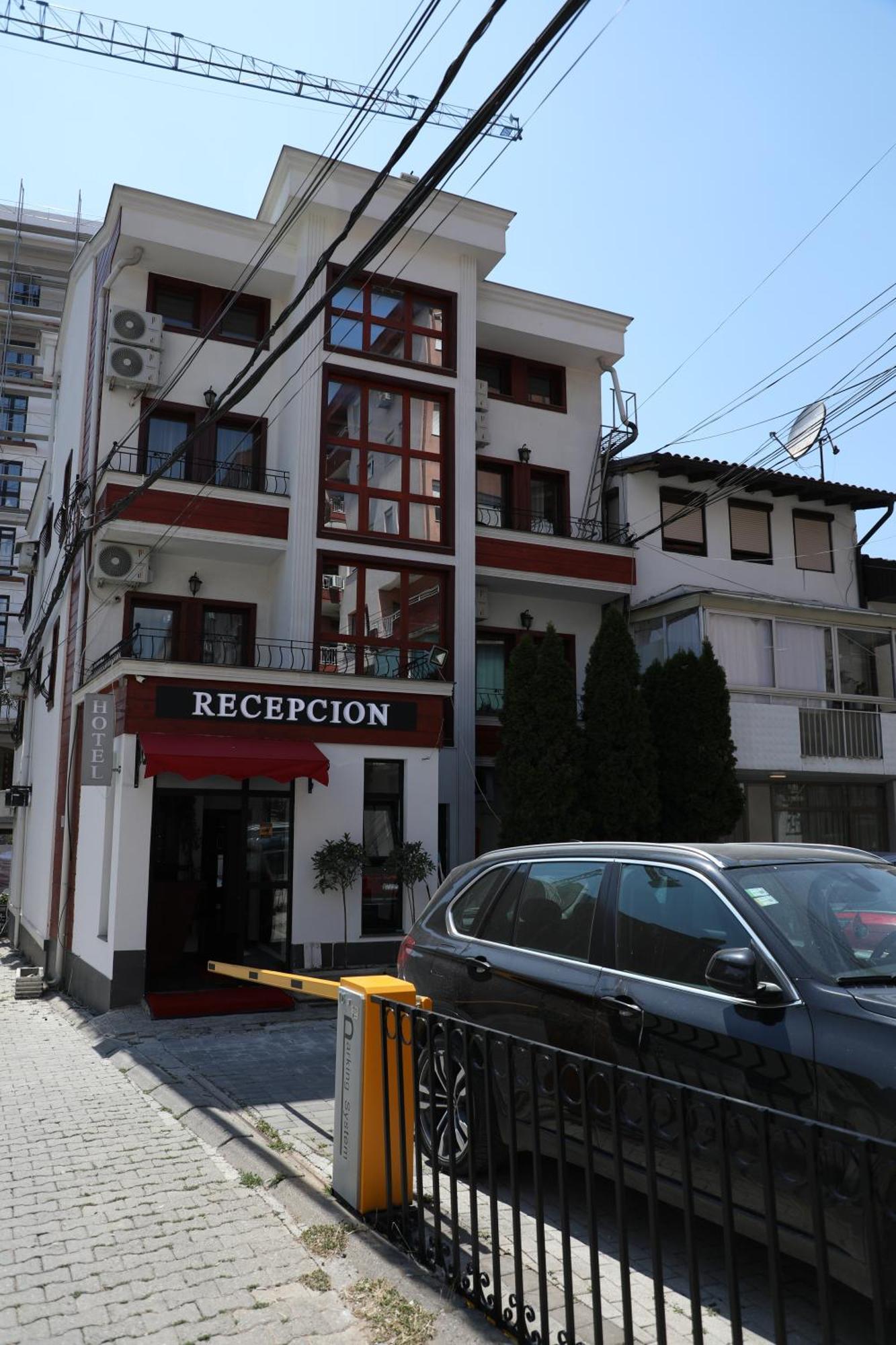 Bruti Hotel Prizren Bagian luar foto