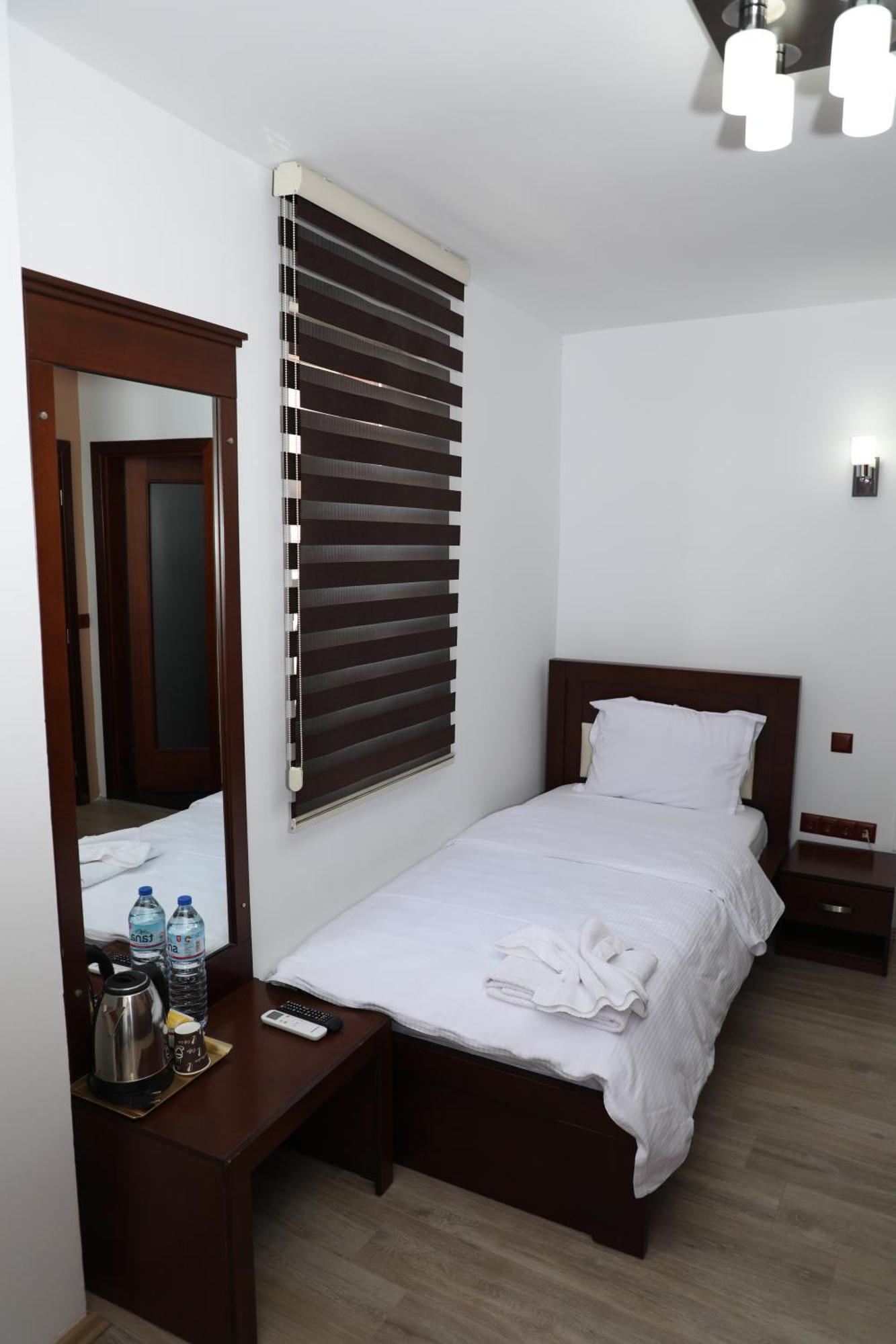 Bruti Hotel Prizren Bagian luar foto