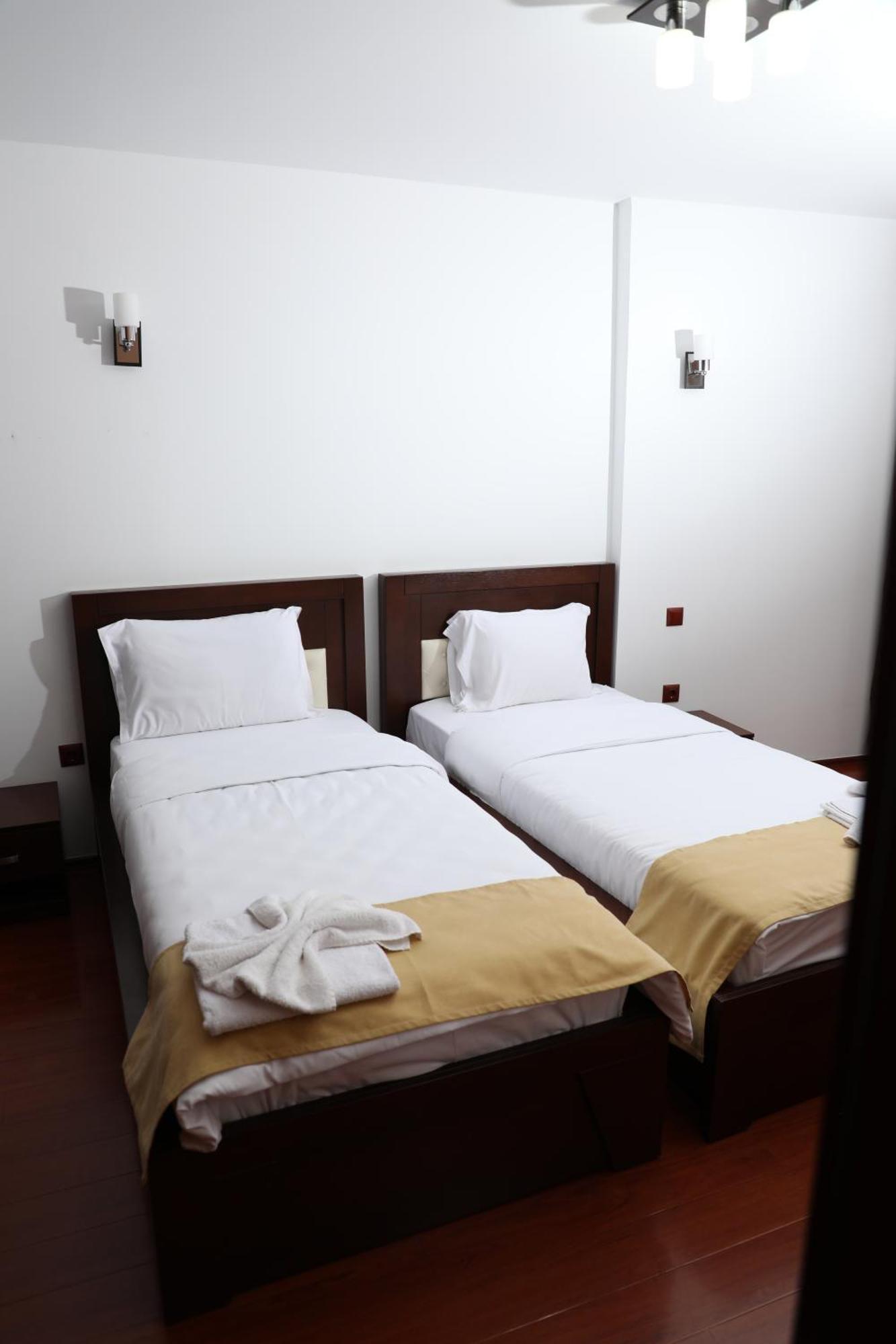 Bruti Hotel Prizren Bagian luar foto