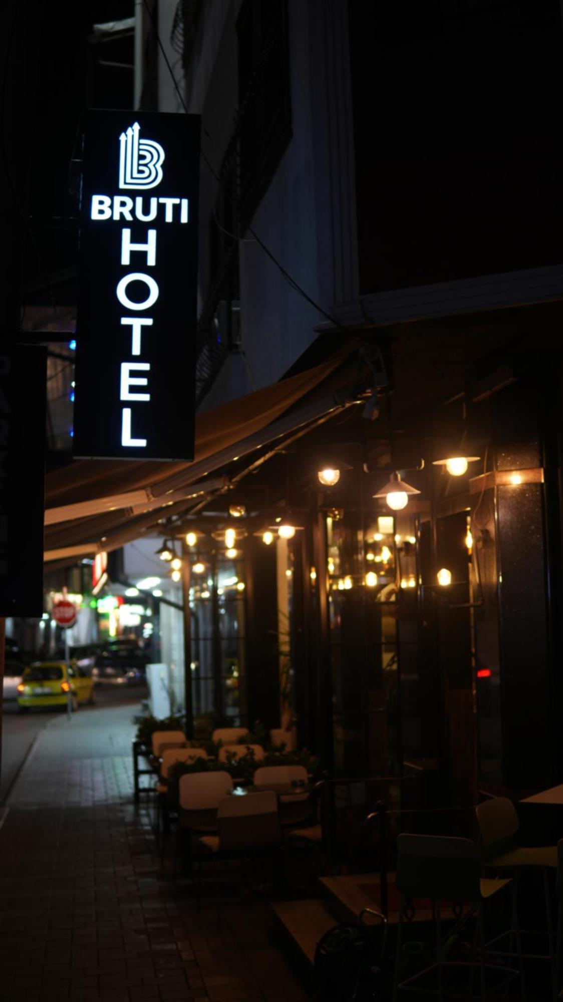 Bruti Hotel Prizren Bagian luar foto